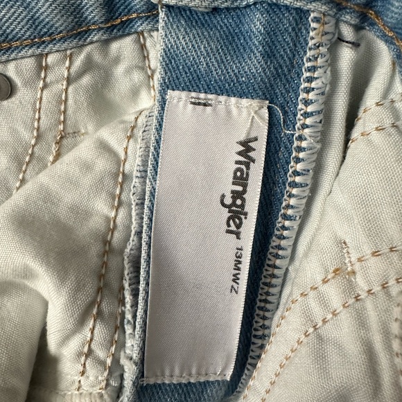 Wrangler High Rise Shorts - Picture 6 of 14